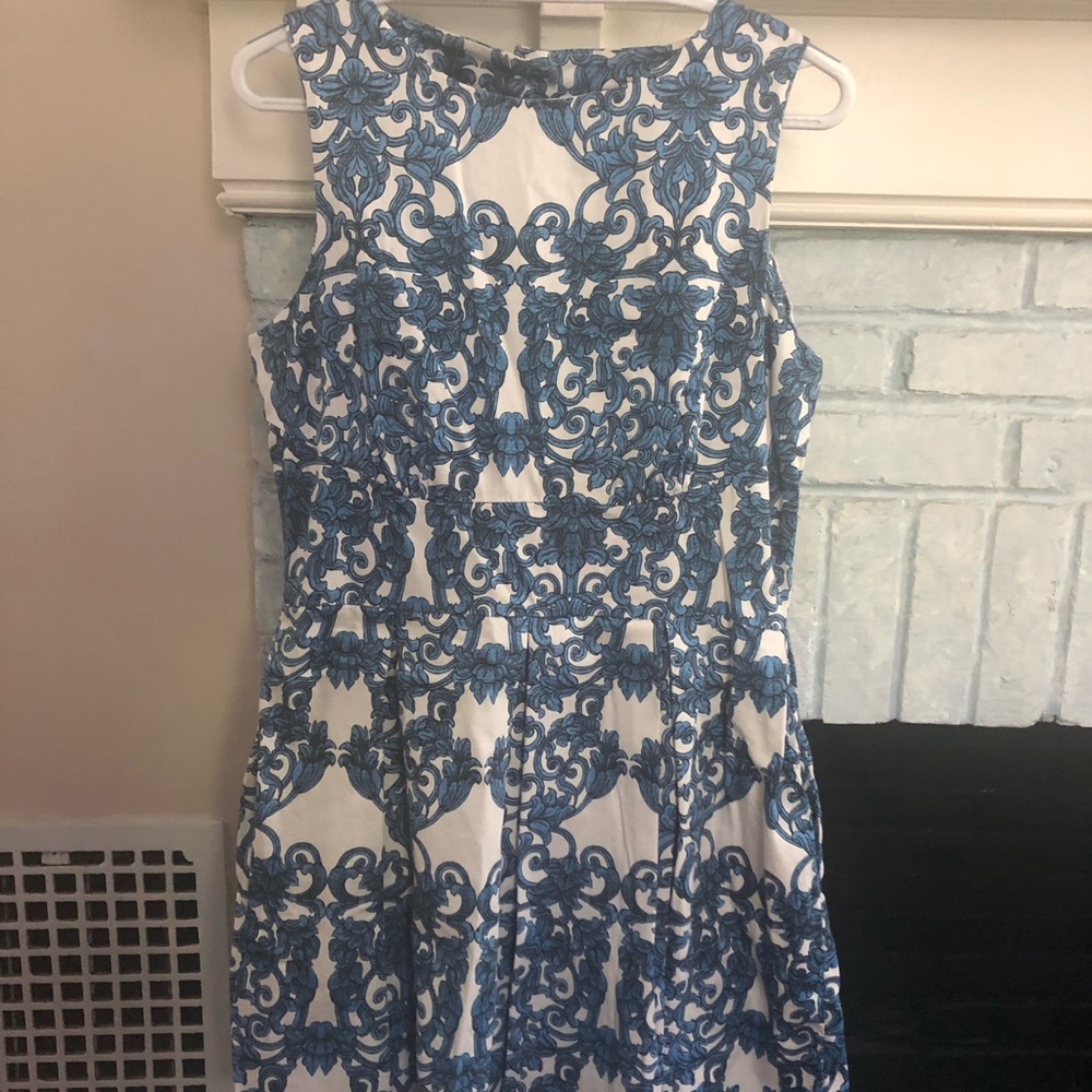 Size 16 blue/white skater dress w/ pockets!